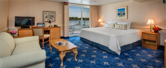 Category R stateroom aboard the Pearl Mist