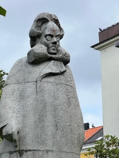 bergen norway statue