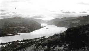 Early Photograph of the Columbia River