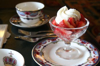 photo of a strawberry shortcake desert