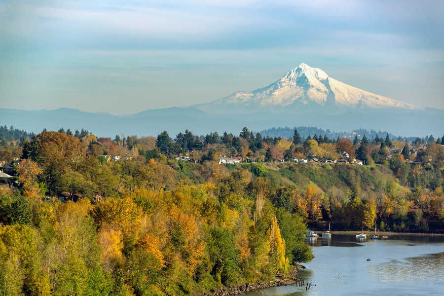 free_mthood_oregon_autumn_900x600