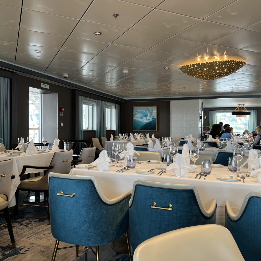 the Ocean Victory cruise ship dining room