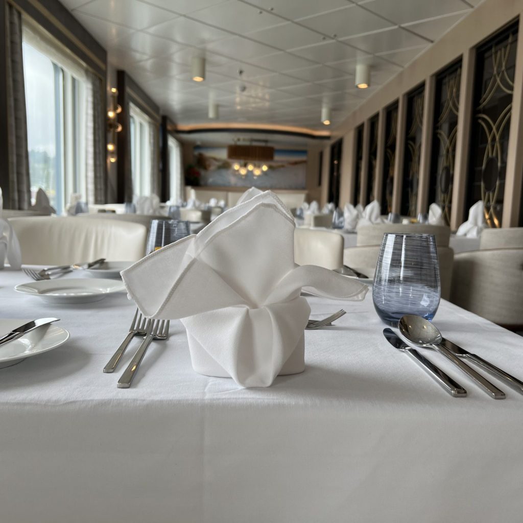 Elegant dining on the Ocean Victory
