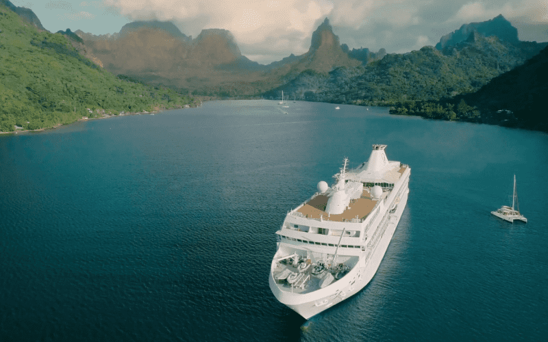 the paul gauguin in french polynesia