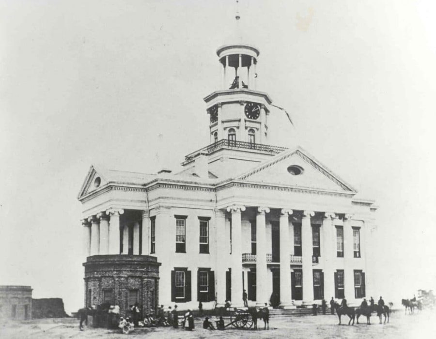 photo-national-archives Vicksburg Old Courthouse 1863