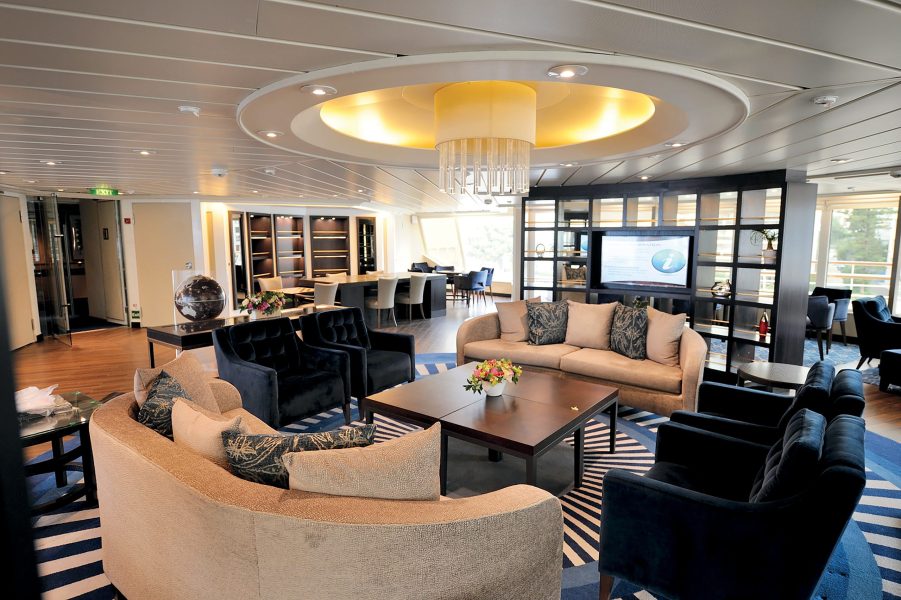 Yacht Club Windstar Cruises